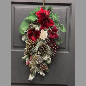 Beautiful Floral Wreath Holiday Christmas Home Decor Handmade Pinecones
